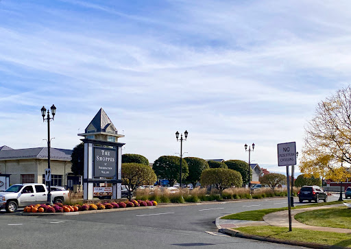 Shopping Mall «The Shoppes at Farmington Valley», reviews and photos, 110 Albany Turnpike, Canton, CT 06019, USA