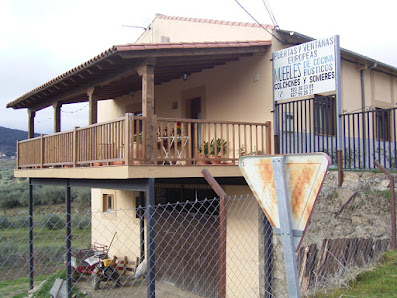 Carpinteria Hoyos del Pilon Ctra. Puerto, 1, 05412 San Esteban del Valle, Ávila, España