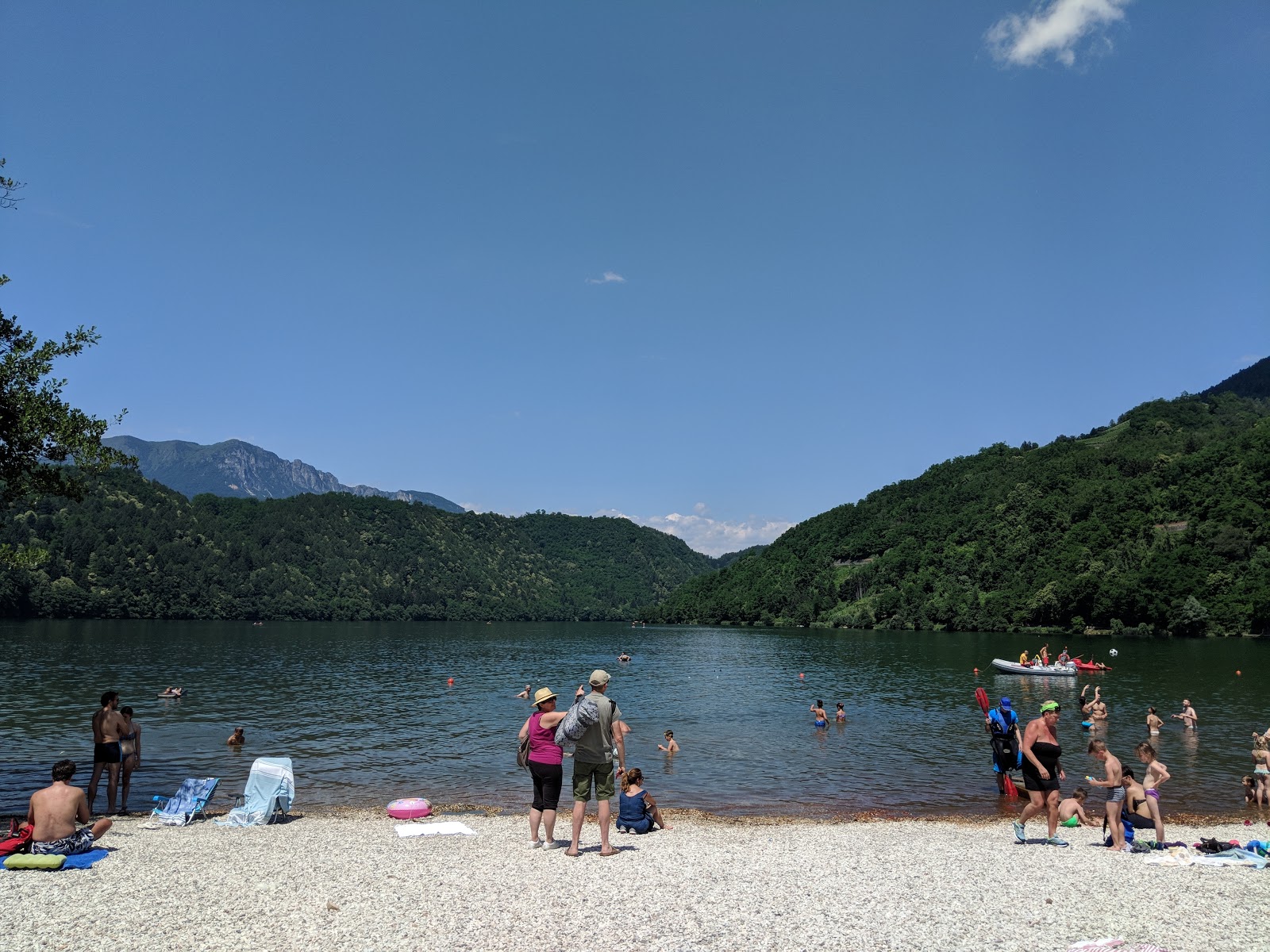 Foto di Spiaggia pubblica di Levico area servizi