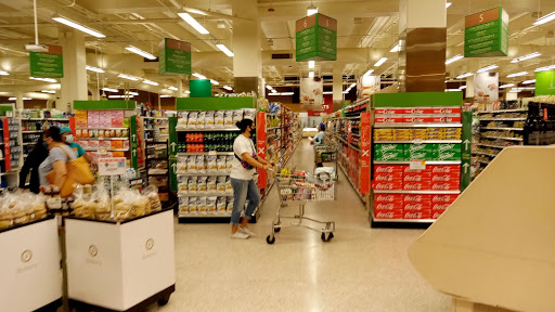 Supermarket «Publix Super Market at Plaza De Leon», reviews and photos, 106 Ponce De Leon Blvd, Miami, FL 33135, USA
