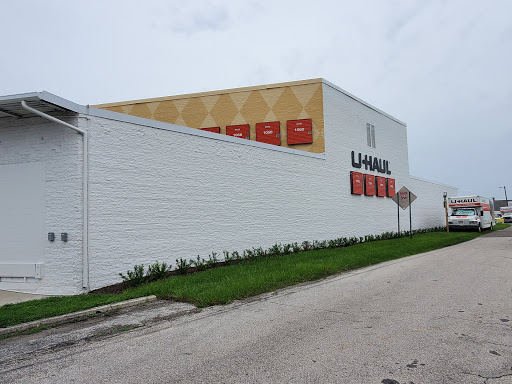 RV Storage Facility «U-Haul Moving & Storage at Gandy Blvd», reviews and photos, 3939 W Gandy Blvd, Tampa, FL 33611, USA