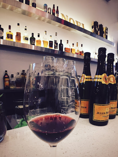 Bar «Wine on High Bar & Retail», reviews and photos, 789 N High St, Columbus, OH 43215, USA