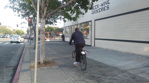 Liquor Store «Black & White Liquor», reviews and photos, 4051 San Pablo Ave, Emeryville, CA 94608, USA