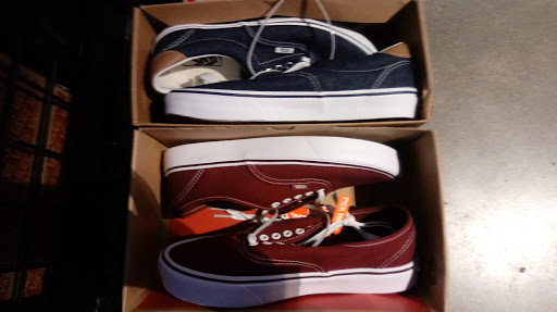 Shoe Store «Vans», reviews and photos, 4250 W Anthem Way, Phoenix, AZ 85086, USA