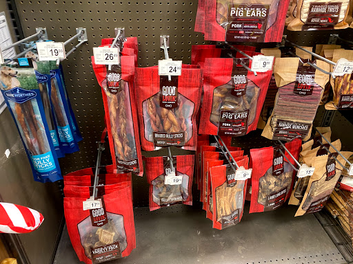 Pet Supply Store «Unleashed by Petco», reviews and photos, 520 S 23rd St, Philadelphia, PA 19146, USA