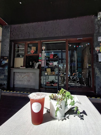 AU CAFÉ-鷗咖啡台東店|台東咖啡廳|手沖咖啡|肉桂捲|輕食