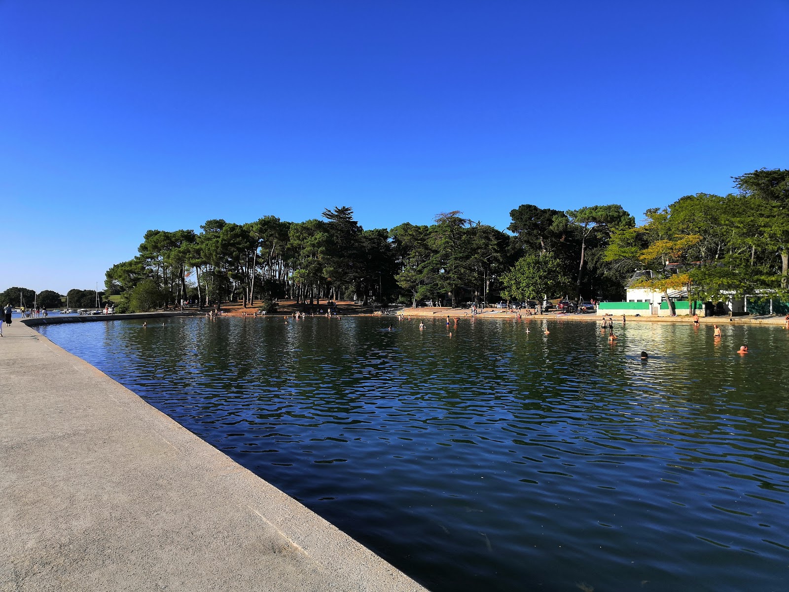 Valokuva Plage De Conleauista. sisältäen tilava lahti