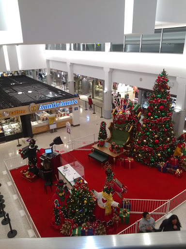 Craft Store «Hobby Lobby», reviews and photos, 290 Hawthorn Village Commons, Vernon Hills, IL 60061, USA