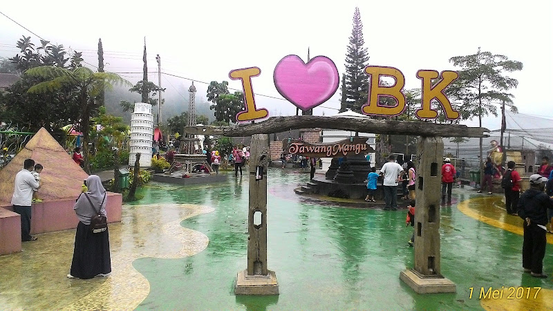 Taman Wisata New Balekambang Tawangmangu