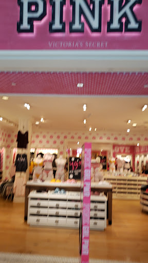 Shopping Mall «International Plaza and Bay Street», reviews and photos, 2223 N Westshore Blvd, Tampa, FL 33607, USA