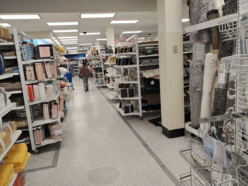 Clothing Store «Ross Dress for Less», reviews and photos, 349 N San Fernando Blvd, Burbank, CA 91502, USA