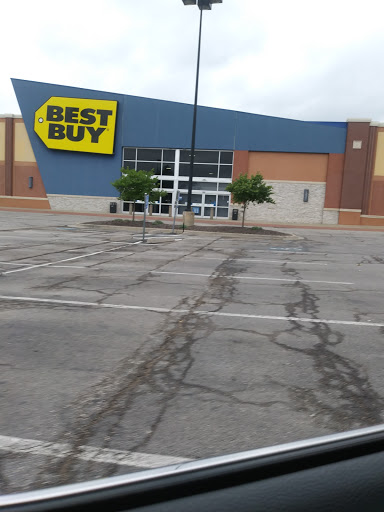 Electronics Store «Best Buy», reviews and photos, 8500 N Flintlock Rd, Kansas City, MO 64157, USA