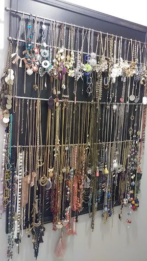 Fashion Accessories Store «Charming Charlie», reviews and photos, 8720 NW Prairie View Rd Suite E-100, Kansas City, MO 64153, USA