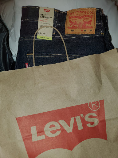 Levi's Outlet Store - 800 HWY 400 South 800, GA-400 Suite 140, Dawsonville,  Georgia, US - Zaubee
