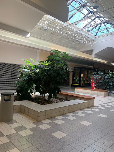 Shopping Mall «Eastern Hills Mall», reviews and photos, 4545 Transit Rd, Williamsville, NY 14221, USA