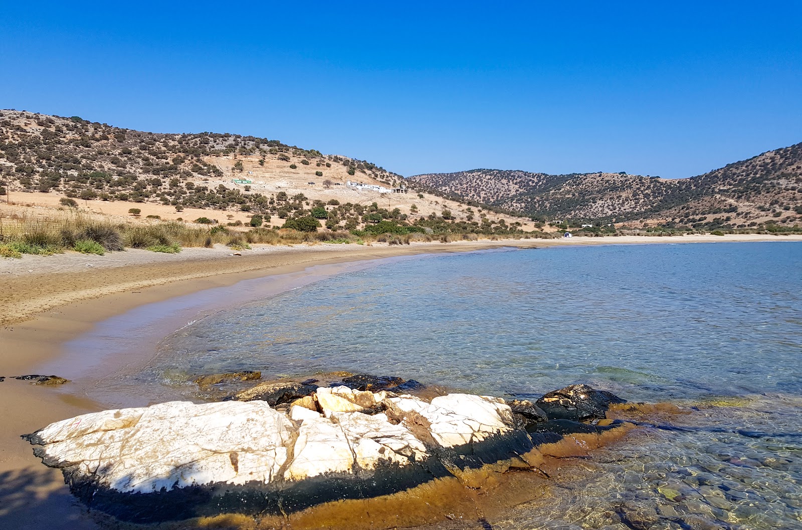 Kalados Plajı'in fotoğrafı doğal alan içinde bulunmaktadır