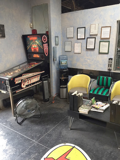 Auto Glass Shop «Auto Glass On The Move», reviews and photos, 728 E 12th St, Oakland, CA 94606, USA