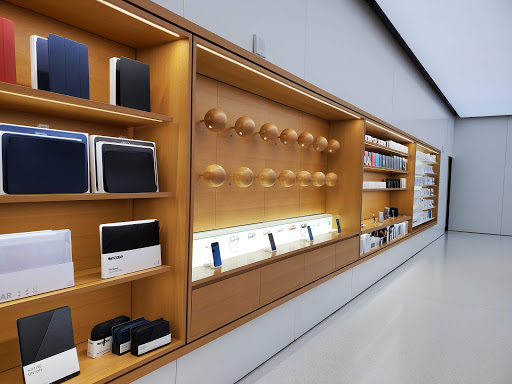 Computer Store «Apple Montgomery Mall», reviews and photos, 7101 Democracy Blvd, Bethesda, MD 20817, USA