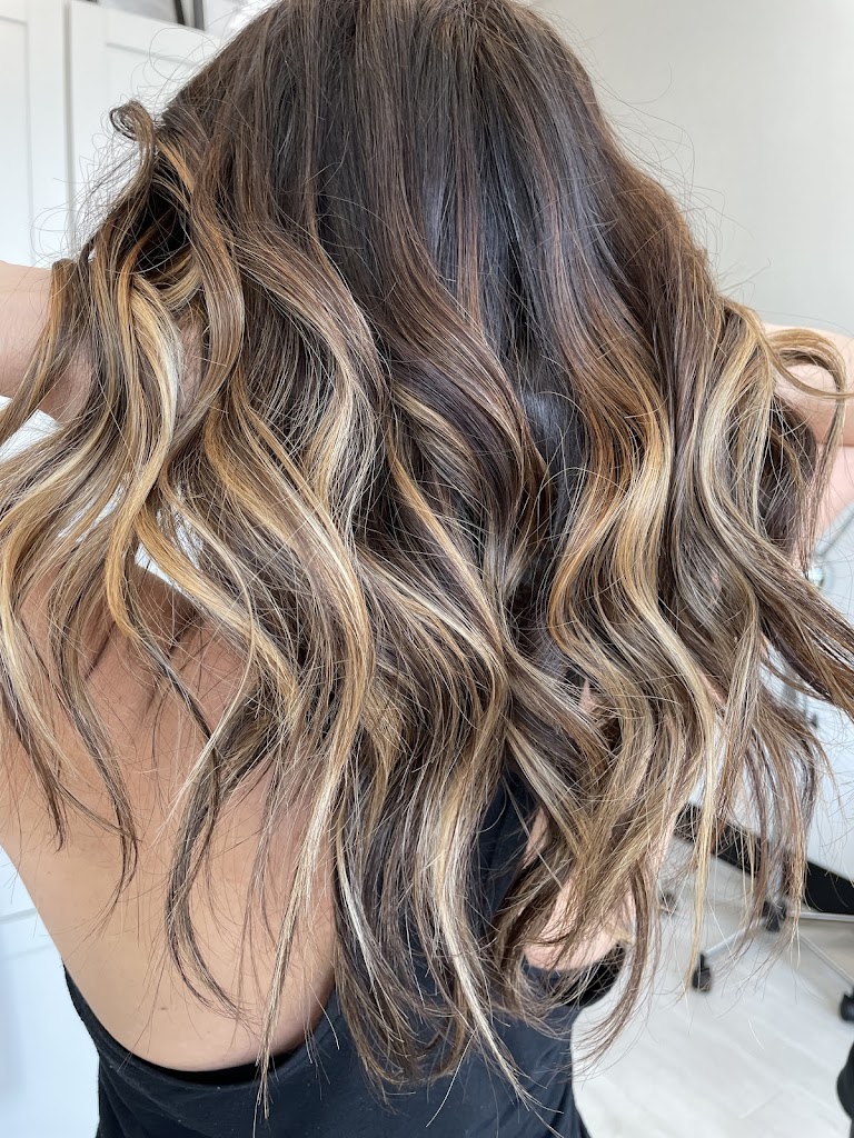 The Light Room Salon Studio 07652