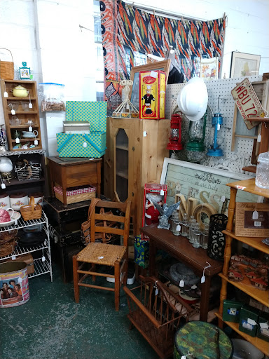 Flea Market «Unique Treasures Of Madison», reviews and photos, 1620 Athens Hwy, Madison, GA 30650, USA