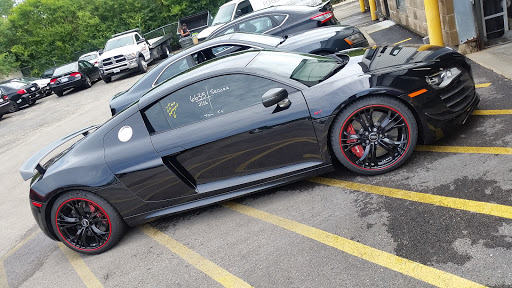 Auto Body Shop «Ultimate Paint Shop», reviews and photos, 28865 Nagel Ct, Lake Bluff, IL 60044, USA