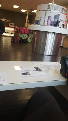 Cell Phone Store «Verizon Authorized Retailer, TCC», reviews and photos, 165 Levittown Pkwy a, Levittown, PA 19055, USA