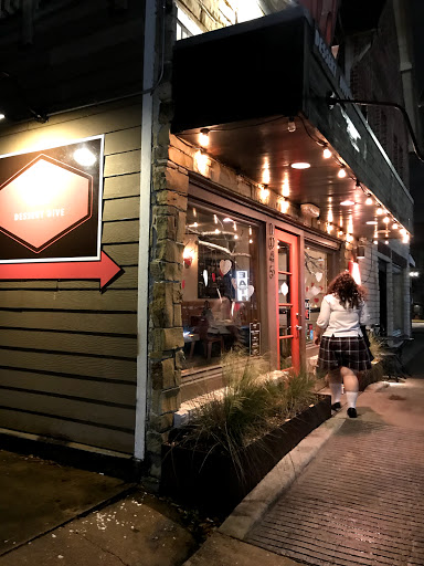Coffee Shop «Red Dessert Dive», reviews and photos, 1045 Studewood St, Houston, TX 77008, USA