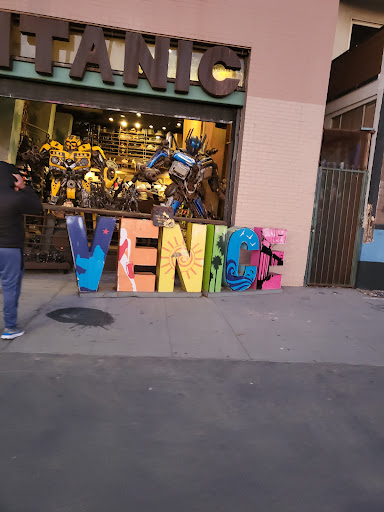 Boutique «Titanic Boutique», reviews and photos, 405 Ocean Front Walk, Venice, CA 90291, USA