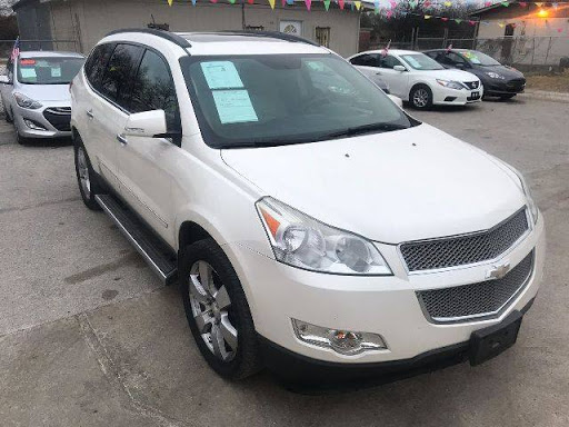 Used Car Dealer «Luxury Unlimited Auto Sales», reviews and photos, 11912 Potranco Rd, San Antonio, TX 78253, USA