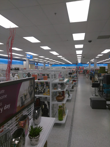 Clothing Store «Ross Dress for Less», reviews and photos, 6190 20th St, Vero Beach, FL 32966, USA