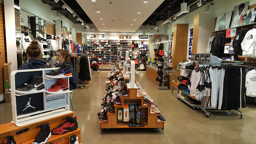 Sportswear Store «Champs Sports», reviews and photos, 358 West Market Street, Bloomington, MN 55425, USA