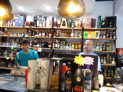 Liquor Store «S&R Wine & Liquors», reviews and photos, 1015 18th St NW, Washington, DC 20036, USA