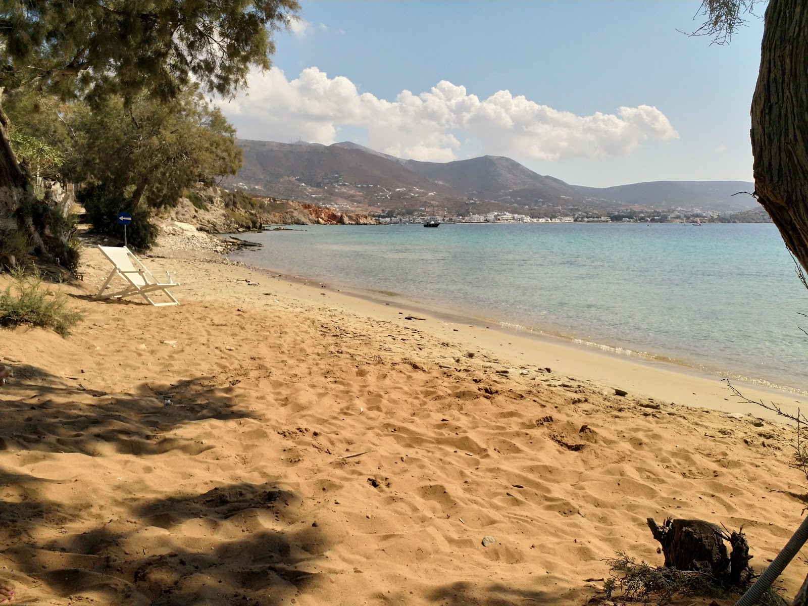 Krios beach II'in fotoğrafı - rahatlamayı sevenler arasında popüler bir yer