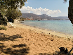 Krios beach II'in fotoğrafı - rahatlamayı sevenler arasında popüler bir yer
