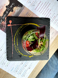 Photo n°5 de Les tables de l’étang à Montagny-les-Lanches ()