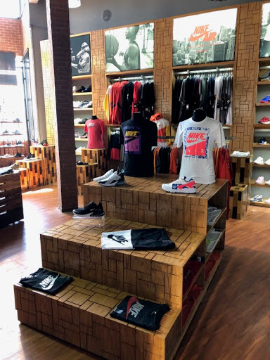 Shoe Store «Shiekh Shoes», reviews and photos, 7215 Stockton Blvd, Sacramento, CA 95823, USA