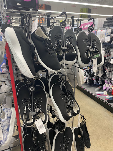 Variety Store «Five Below», reviews and photos, 122 Woodstock Square Ave, Woodstock, GA 30189, USA