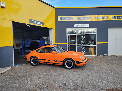 Photo 4 - POINT NOIR AUTO