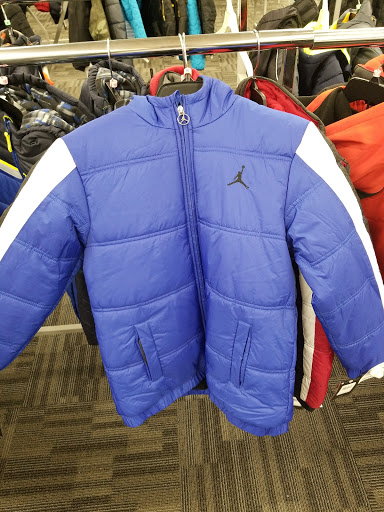 Clothing Store «Burlington Coat Factory», reviews and photos, 4701 N Harlem Ave, Harwood Heights, IL 60706, USA