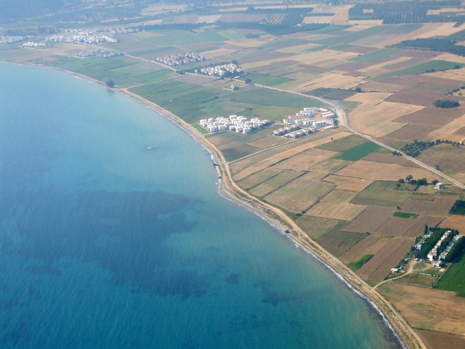 Kemerkoy II'in fotoğrafı geniş bir kıyı şeridi ile birlikte