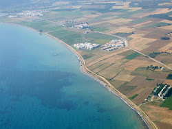 Kemerkoy II'in fotoğrafı geniş bir kıyı şeridi ile birlikte
