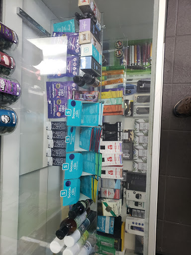 Glass Blower «ZZYZX Smoke Shop», reviews and photos, 2127 Pickwick Dr, Camarillo, CA 93010, USA