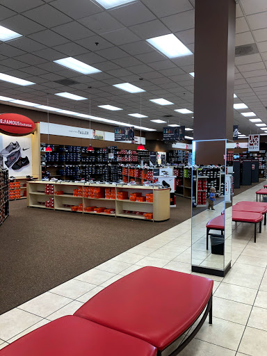 Famous Footwear, 1500 13th Ave E, West Fargo, ND 58078, USA, 