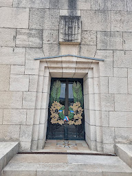 Photo n°17 de Monument à la Victoire et aux Soldats de Verdun à Verdun ()