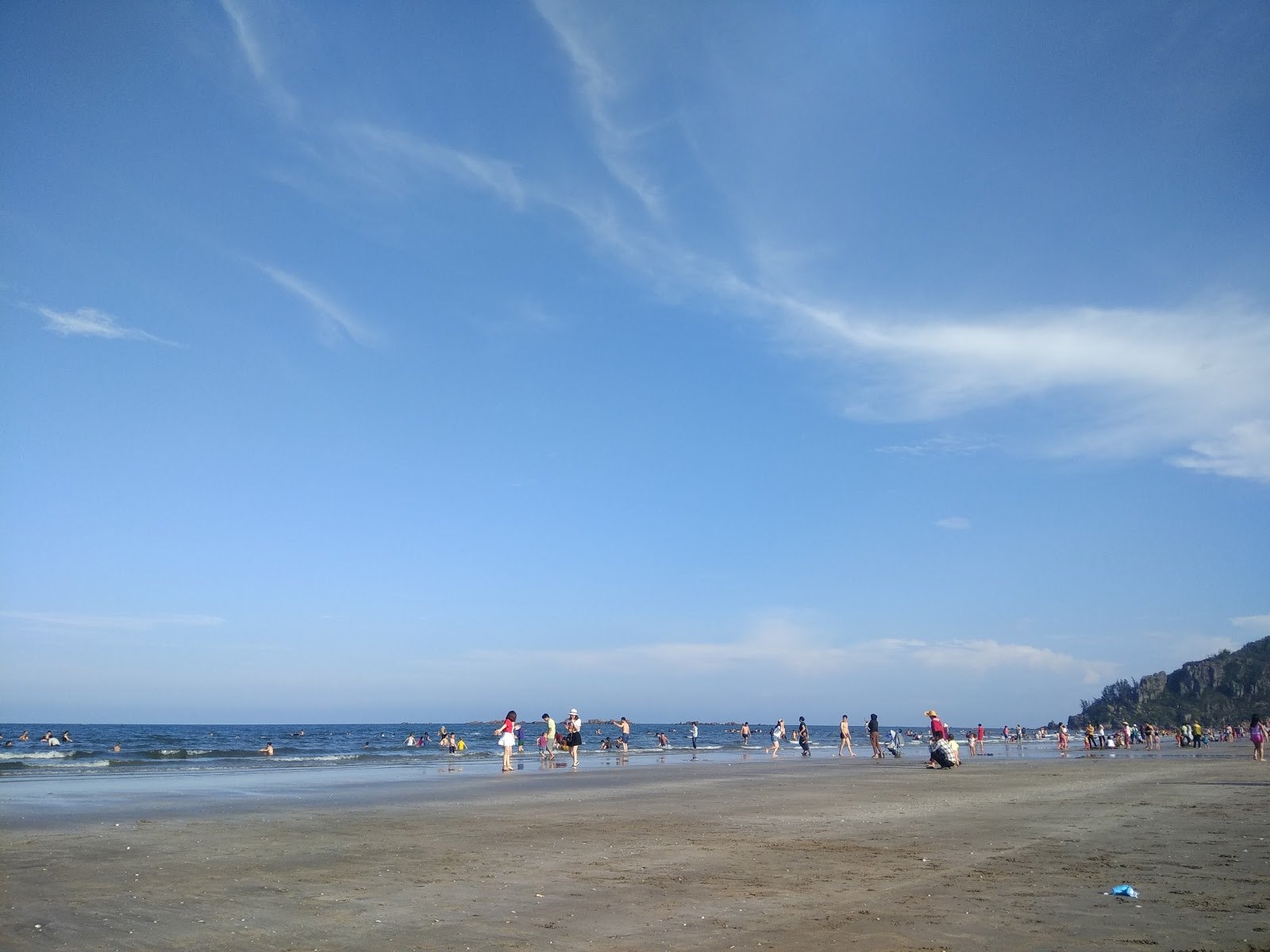 Quynh Bang Beach'in fotoğrafı - rahatlamayı sevenler arasında popüler bir yer