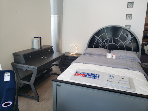 Furniture Store «Rooms To Go Furniture Store - Daytona Beach», reviews and photos, 2375 W International Speedway Blvd, Daytona Beach, FL 32114, USA