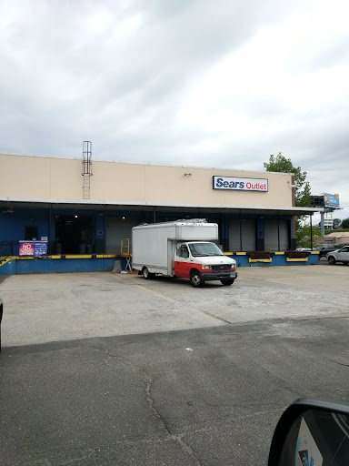 Sears Outlet, 190 Frontage Rd, West Haven, CT 06516, USA, 