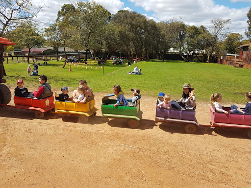 Farmhouses to go with children in Perth