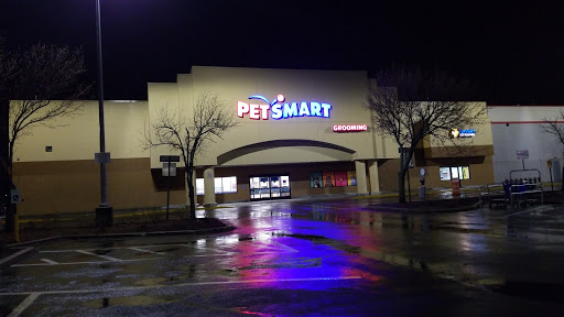 Pet Supply Store «PetSmart», reviews and photos, 250 Grossman Dr, Braintree, MA 02184, USA