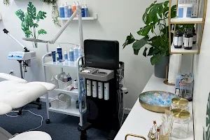 Flawless Skin Labs | Facial | Peeling | Hydrafacial | BioRepeel image